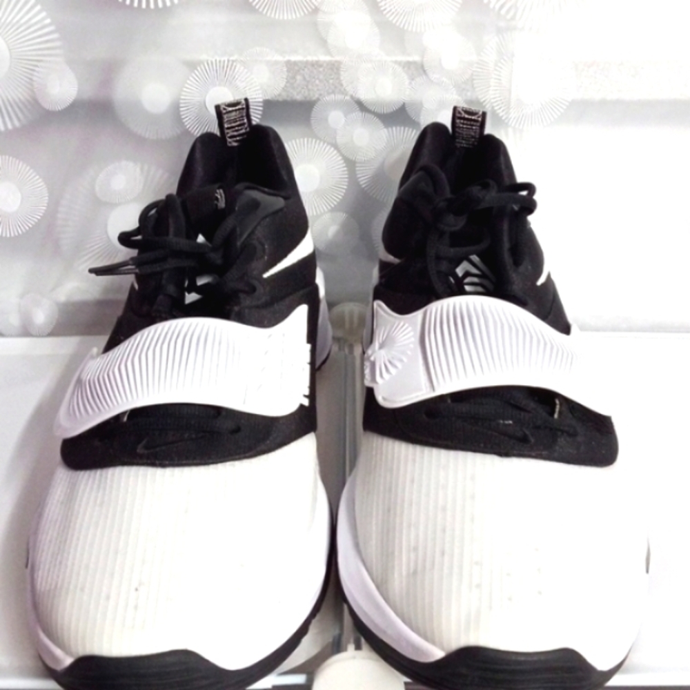 NIKE ZOOM FREAKS 3 TB PROMO BLACK WHITE LOW TOP BASKETBALL SNEAKERS SIZE 16 NWOT